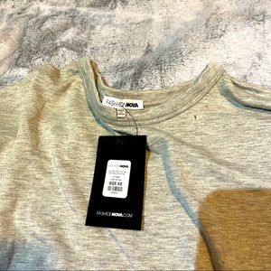 NWT Fashion Nova T-Shirt size S Heather Gray